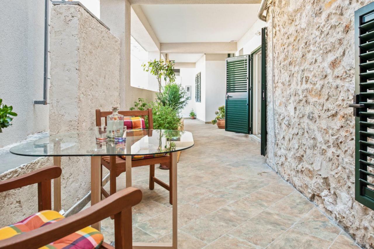 Kurika Anzotica Apartment Sibenik Bagian luar foto