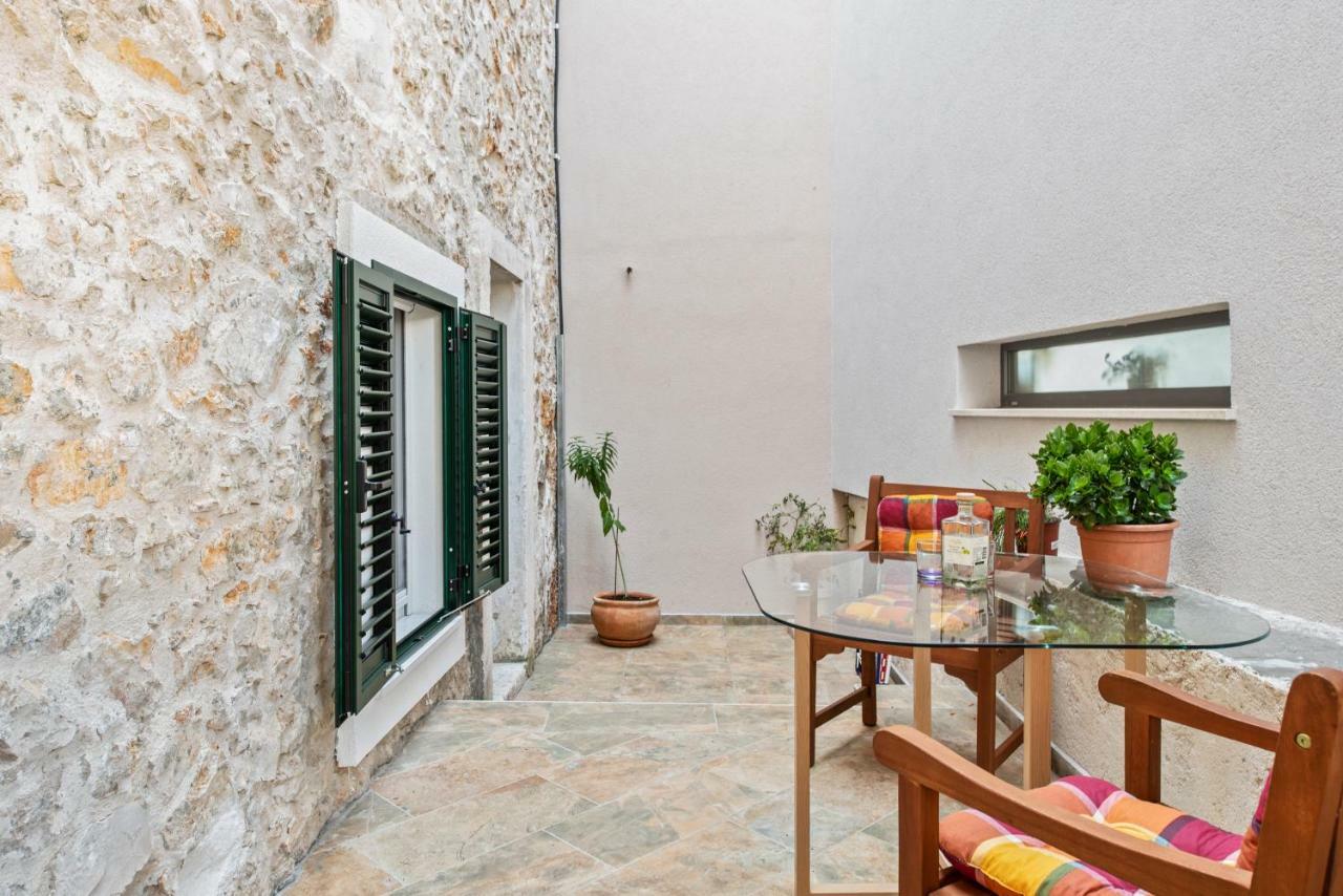 Kurika Anzotica Apartment Sibenik Bagian luar foto